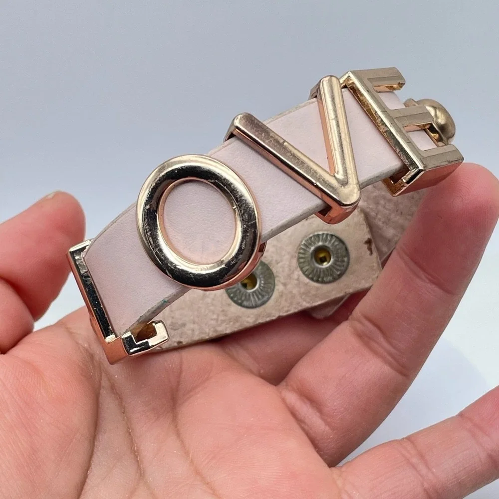 Valentine Gift Fashion Gold-Tone Classic Pink Vegan Leather "Love" Snap Bracelet - Picture 7 of 10